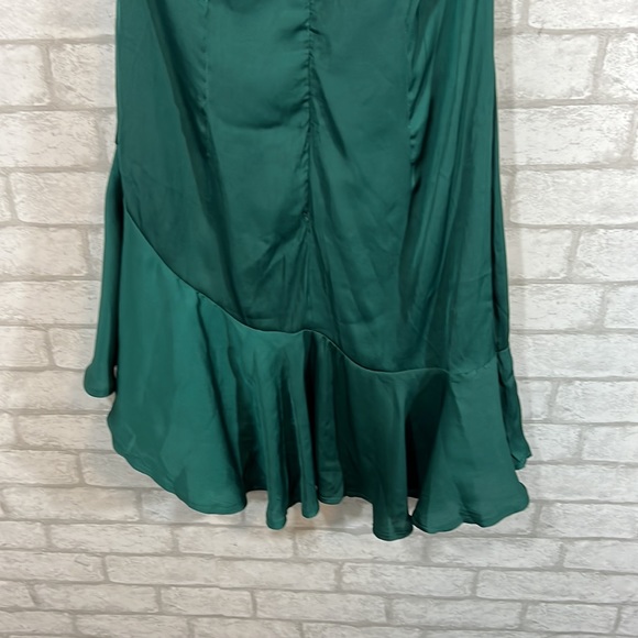 Selfie Leslie hunter green  promises halter necklace fluted hem dress Size Large - Picture 9 of 14